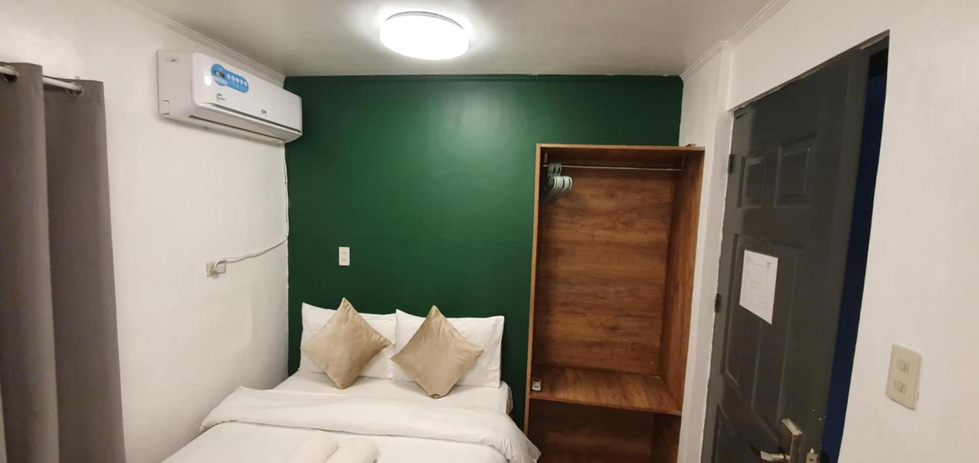 Aj Tourist Inn Coron Exteriör bild