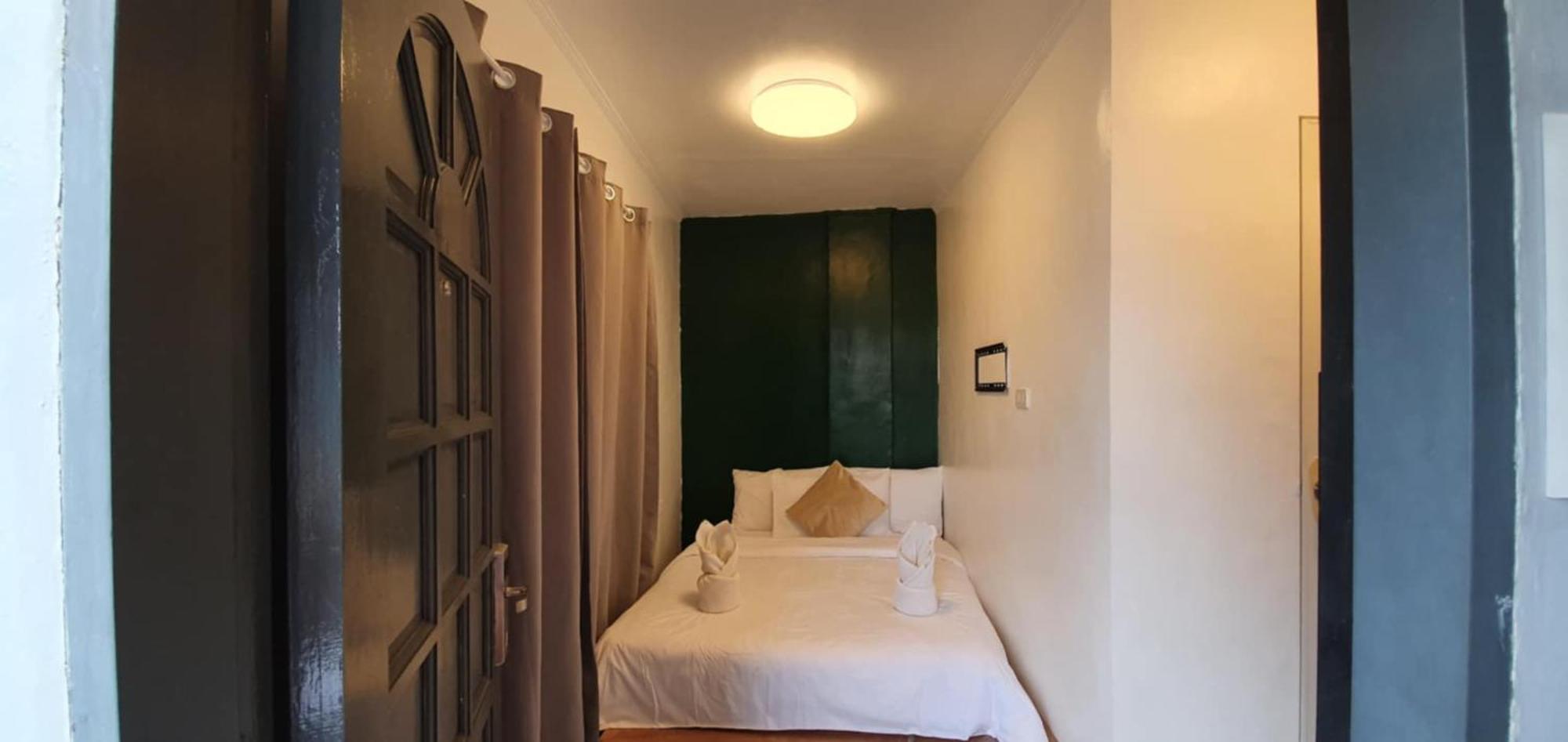 Aj Tourist Inn Coron Exteriör bild